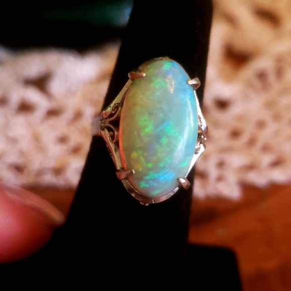 Jewelry - Lightning ridge opal platinum ring